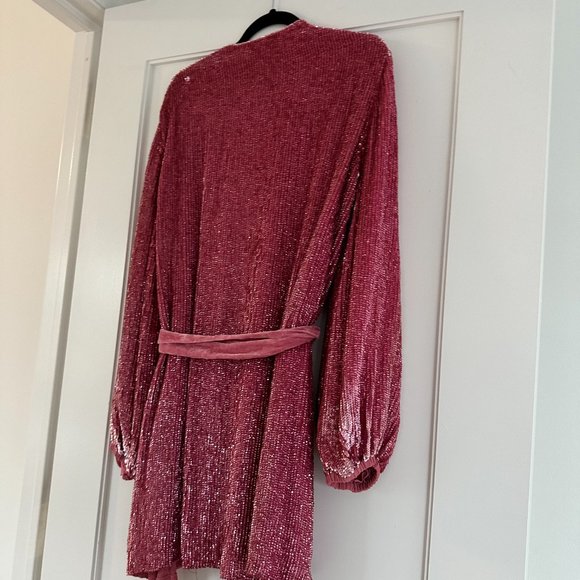 ❌SOLD❌Retrofete Gabrielle Sequin Robe Wrap Mini Dress Sz XL Pink Blossom - Picture 10 of 11